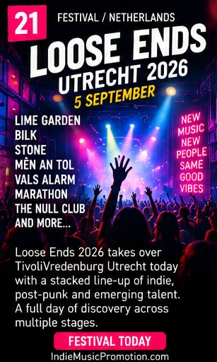 Loose Ends festival audience hands in the air at TivoliVredenburg in Utrecht.