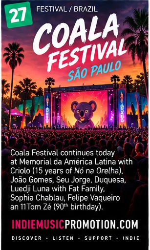 Coala Festival crowd gathered at sunset before the main stage in São Paulo.